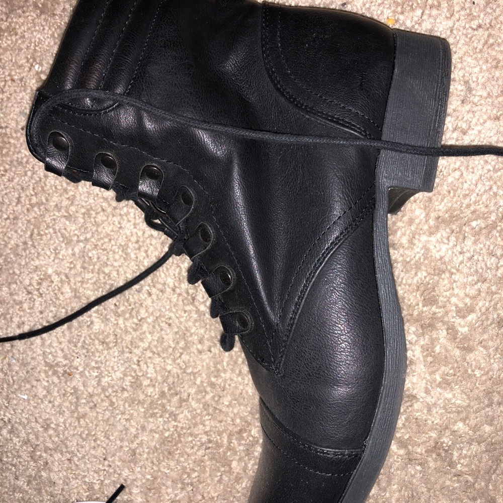 Combat boots